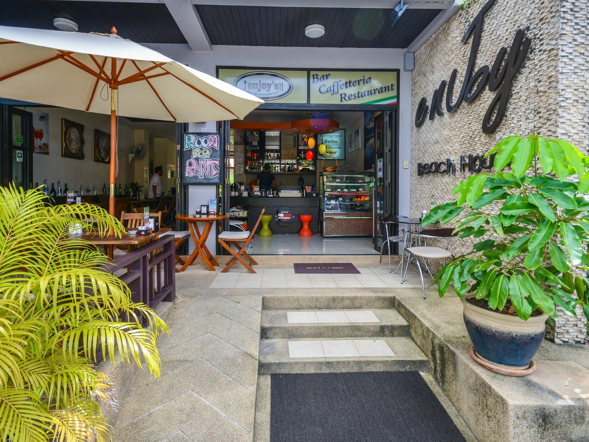 Enjoy'S Beach House & Cafe' Ban Karon Exterior photo